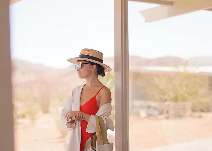 Yucca Hut - Design Forward Oasis Near Joshua Tree
