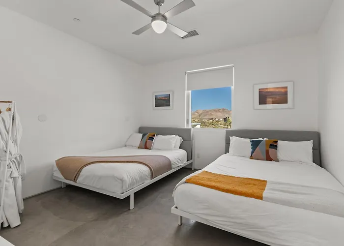 Desert Serenity Gateway To Joshua Tree